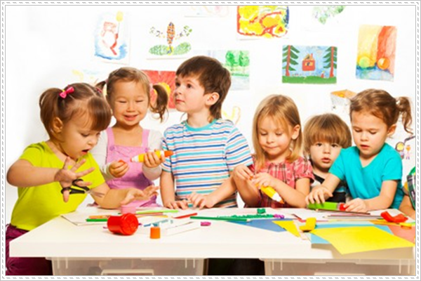 trẻ em học tiếng ph&aacute;p