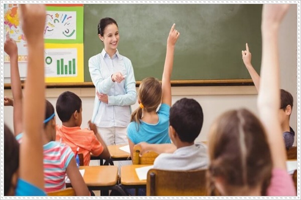 Lớp dạy tiếng T&acirc;y Ban Nha gi&aacute;o vi&ecirc;n người nước ngo&agrave;i